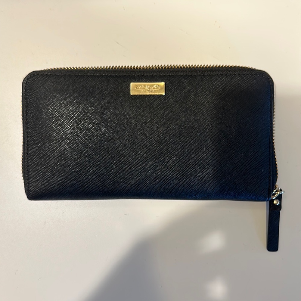 Kate Spade Black Leather Wallet like new !!!!
